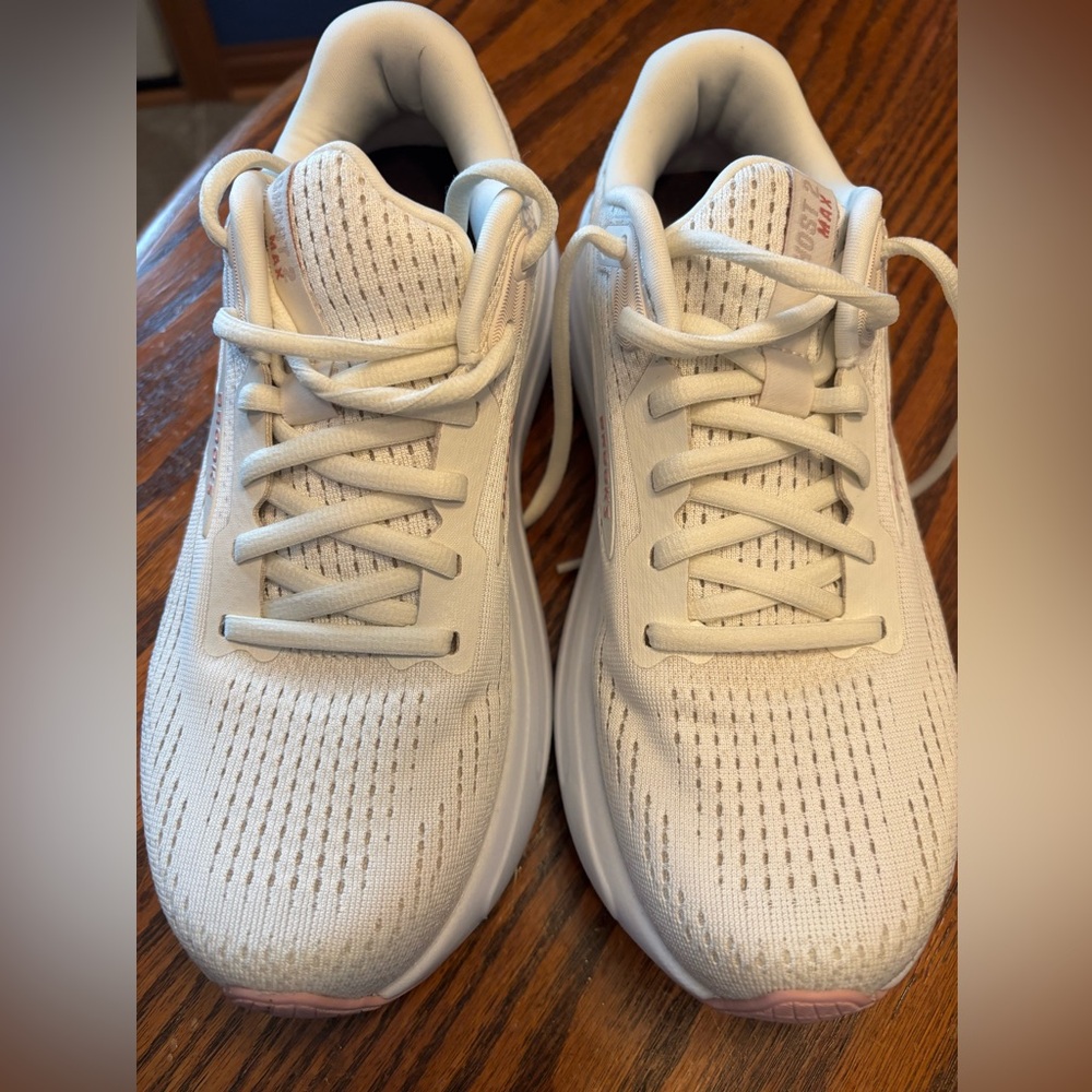 Women’s  Brooks Ghost max 2 Running shoes
